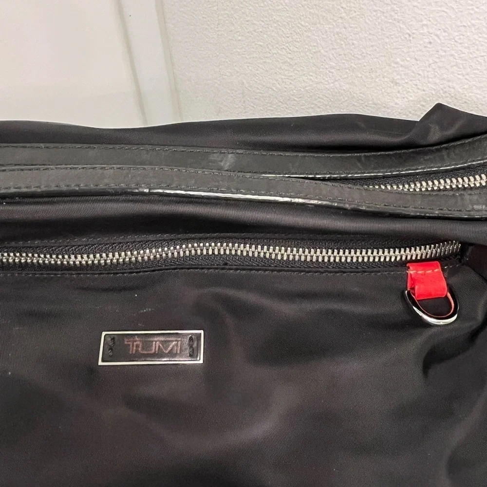 Tumi cross body travel bag - Picture 3 of 12